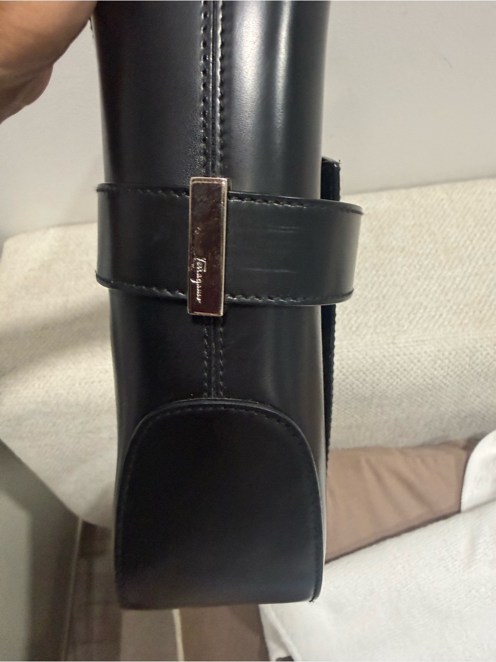 Ferragamo Classic Black Leather Shoulder Bag - Picture 12 of 13